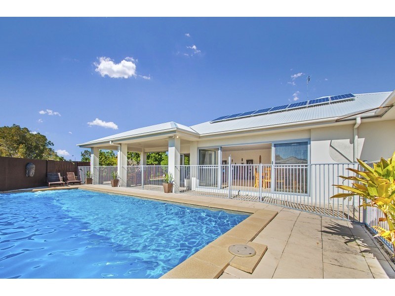 8 Castaway Court, Kawana Island QLD 4575