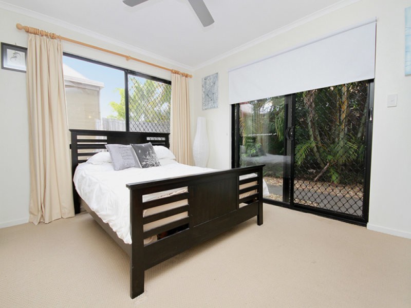 21 Sanibel Court, Kawana Island QLD 4575