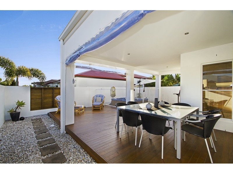 1 Molokai Lane, Kawana Island QLD 4575