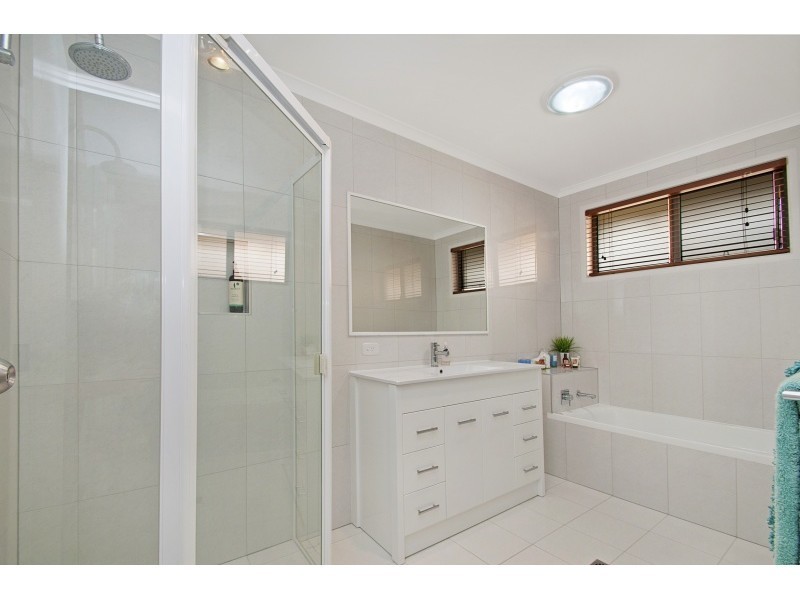 7 Napalle Street, Warana QLD 4575