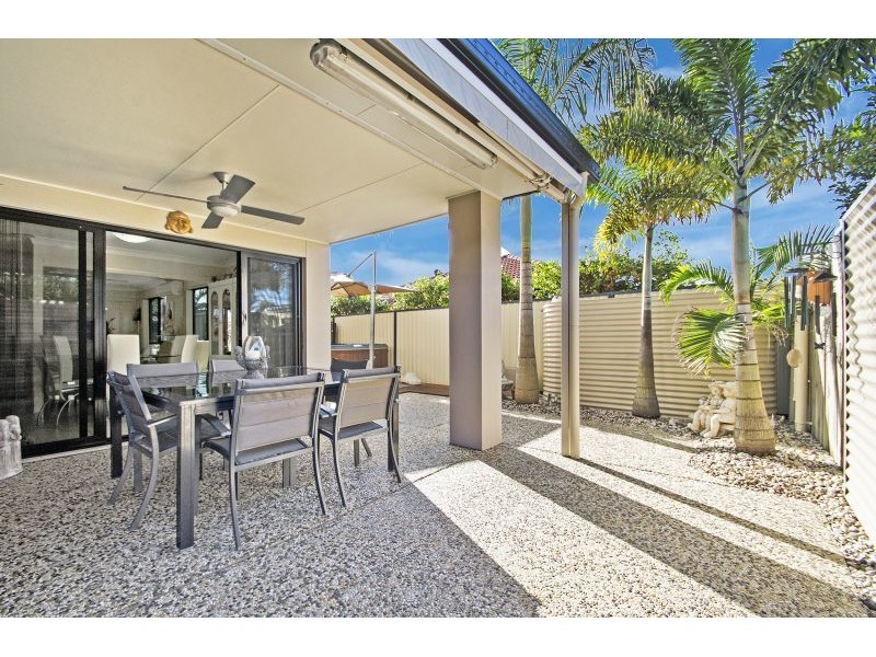 1/1 Flores Street, Kawana Island QLD 4575