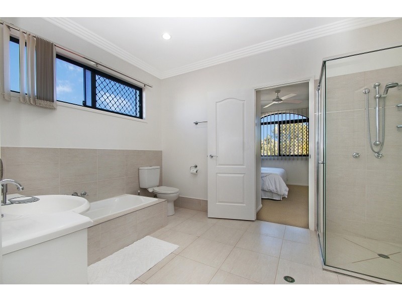 2 Corfu Street, Kawana Island QLD 4575