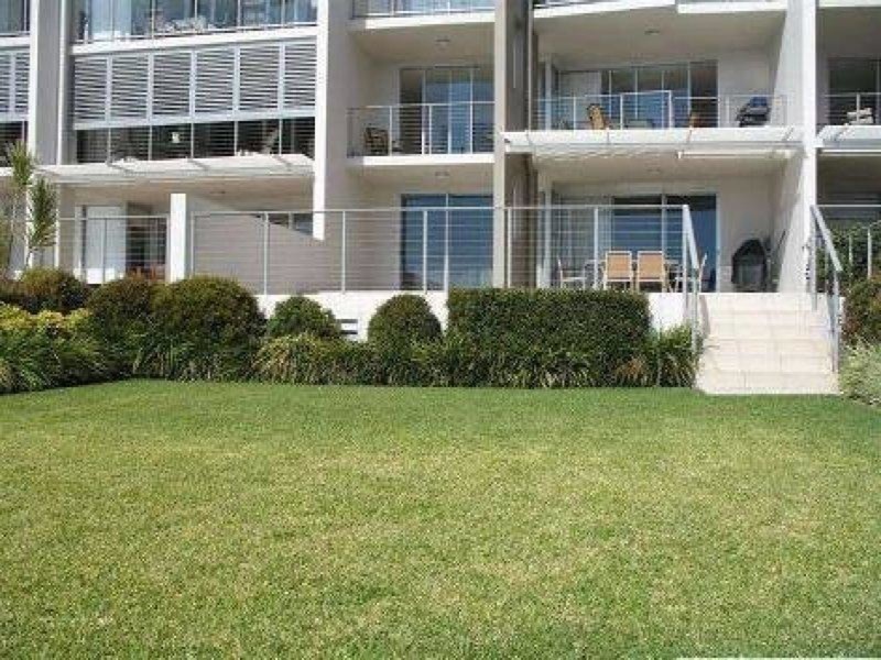 4/7 Grand  Parade, Kawana Island QLD 4575