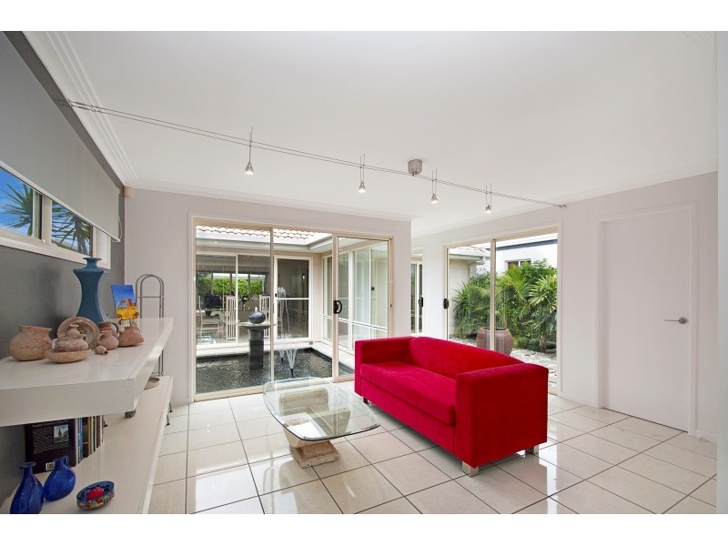 6 Corfu Street, Kawana Island QLD 4575