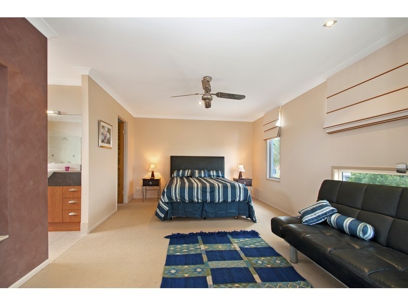 6 Corfu Street, Kawana Island QLD 4575