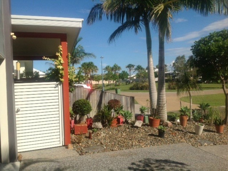 4 Mauritius Crescent, Kawana Island QLD 4575