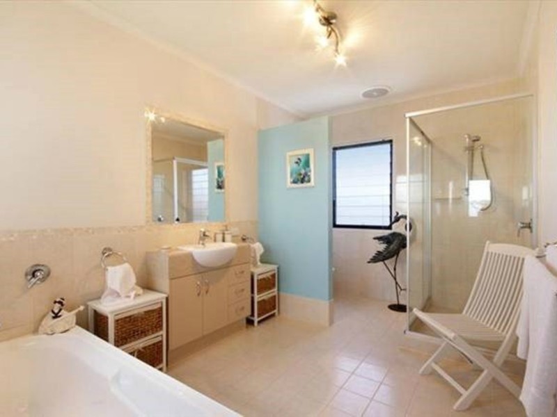 4 Mauritius Crescent, Kawana Island QLD 4575