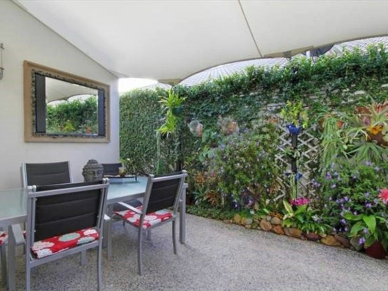 4 Mauritius Crescent, Kawana Island QLD 4575