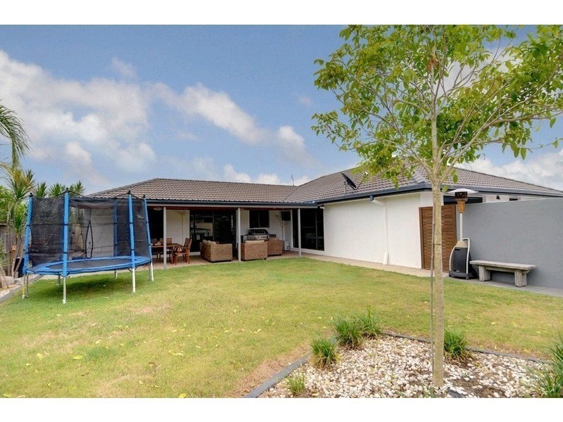 6 Castaway Court, Kawana Island QLD 4575