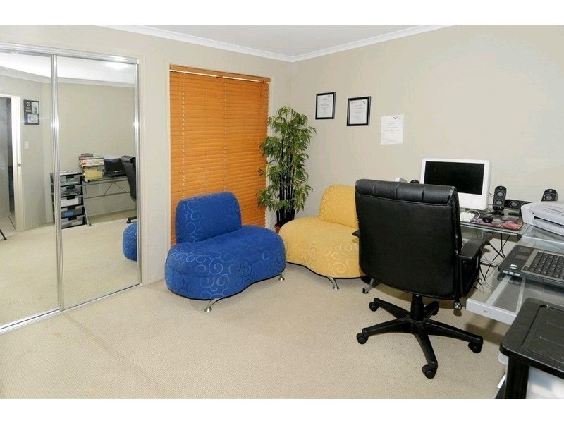 6 Castaway Court, Kawana Island QLD 4575