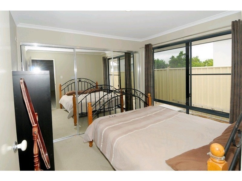 6 Castaway Court, Kawana Island QLD 4575