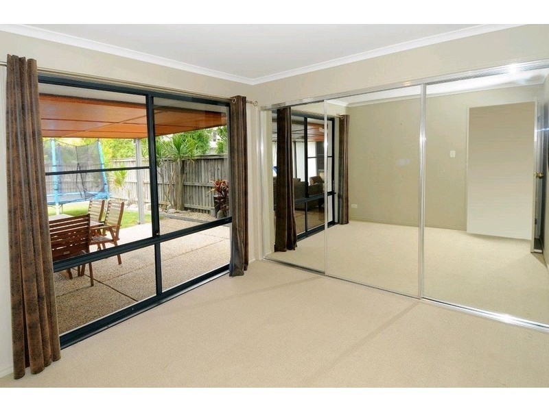 6 Castaway Court, Kawana Island QLD 4575