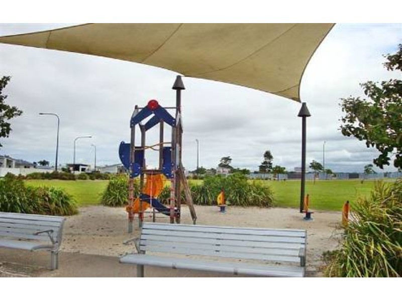 1 Helm Crescent, Wurtulla QLD 4575