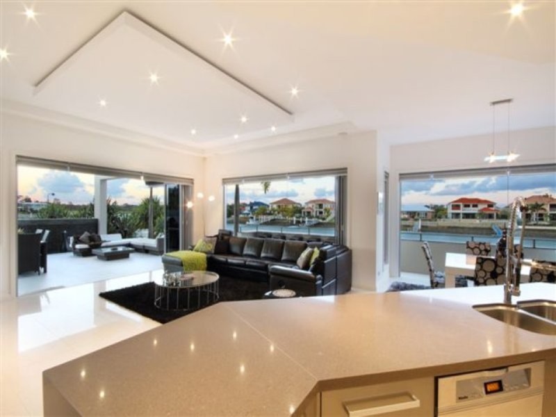 25 Cuba  Court, Kawana Island QLD 4575