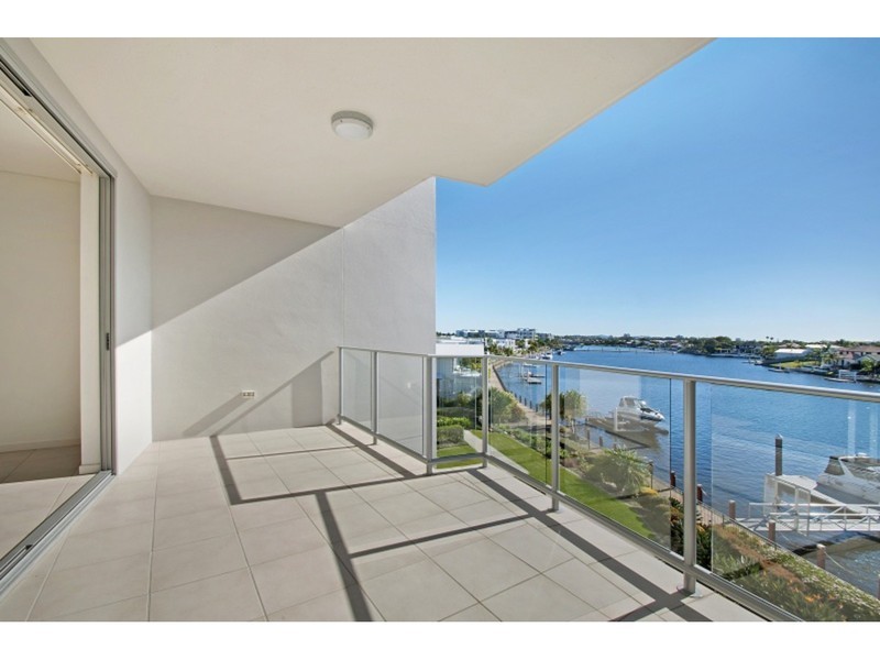 51/7 Grand Parade, Kawana Island QLD 4575