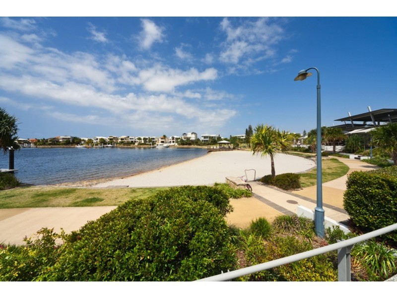 51/7 Grand Parade, Kawana Island QLD 4575