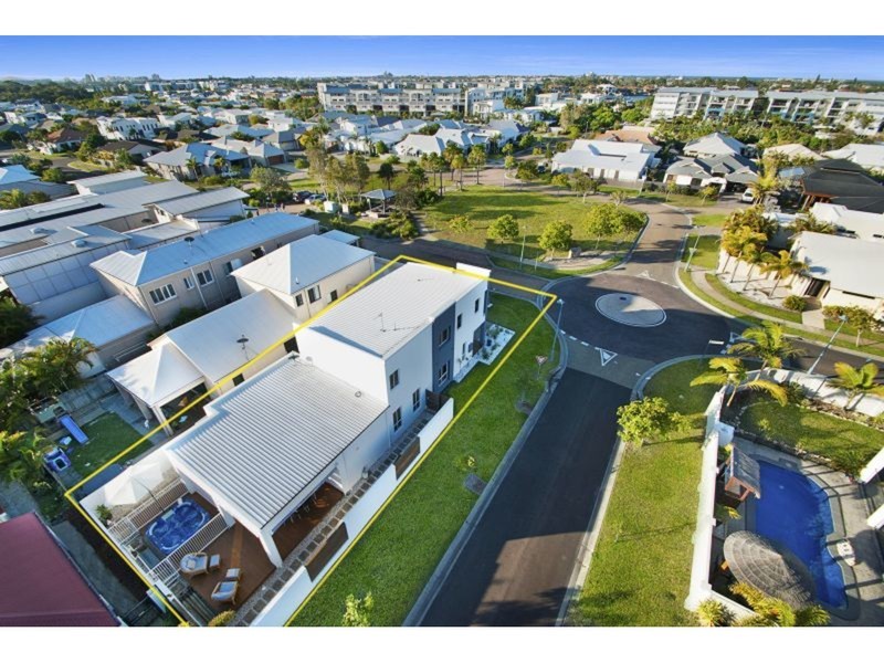 1 Molokai Lane, Kawana Island QLD 4575