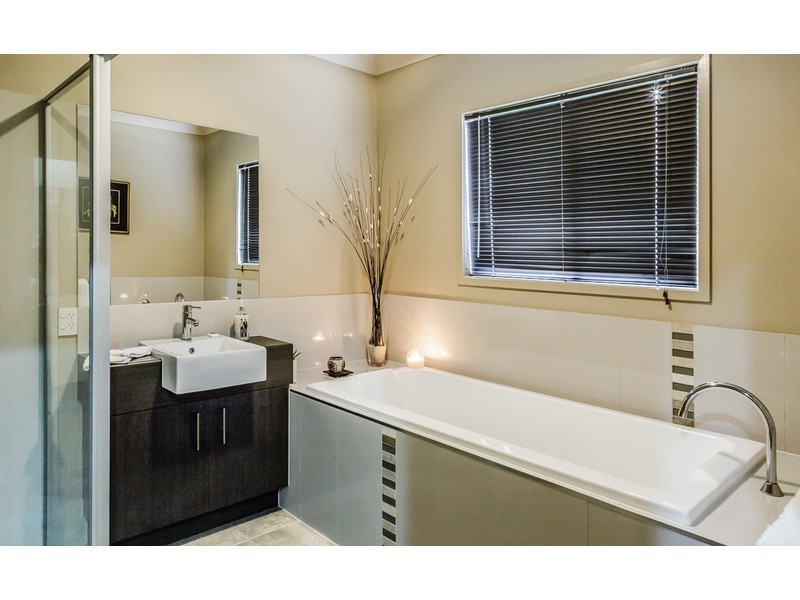 6 Swivel Court, Birtinya QLD 4575