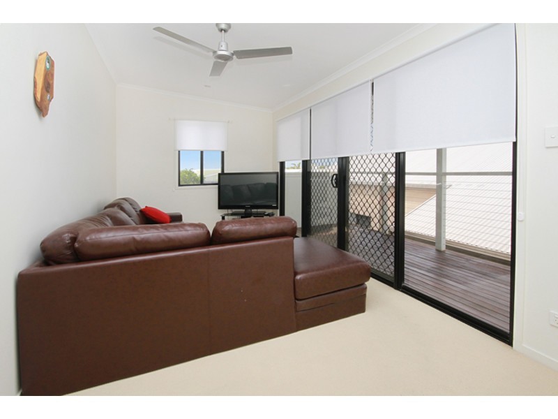 21 Sanibel Court, Kawana Island QLD 4575