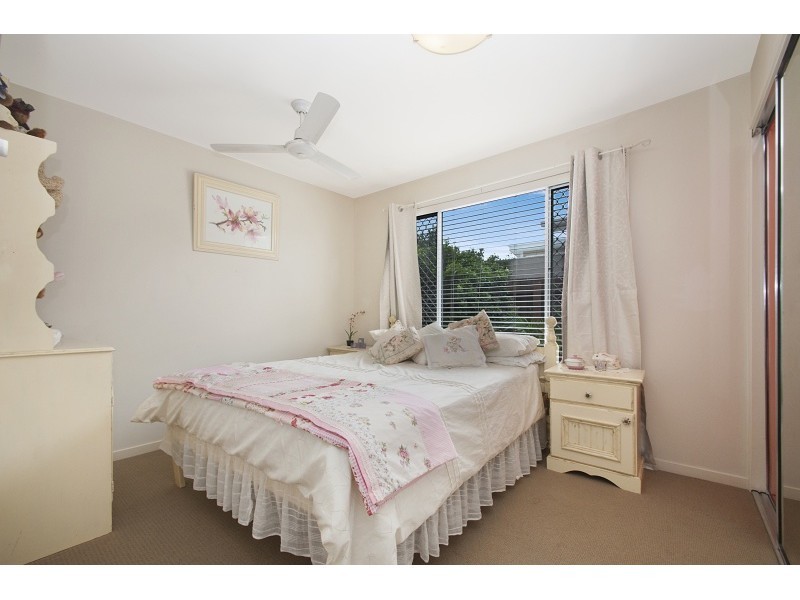 10 Bonaire Court, Kawana Island QLD 4575