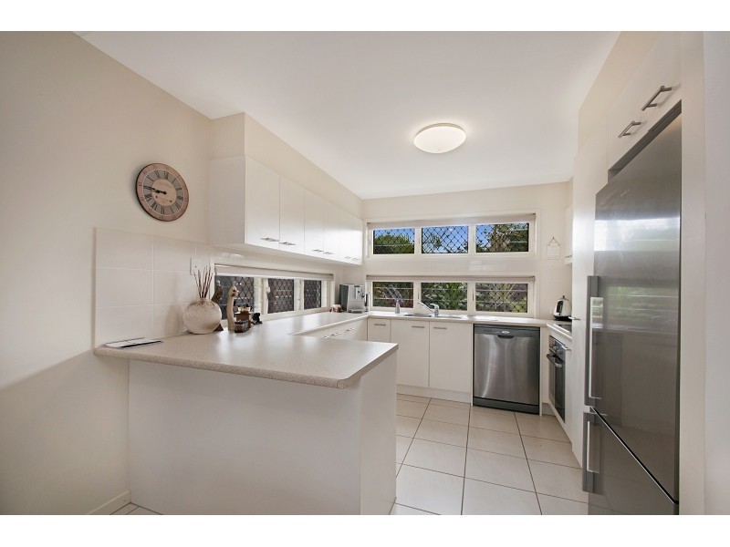 15 Tarawa Street, Kawana Island QLD 4575