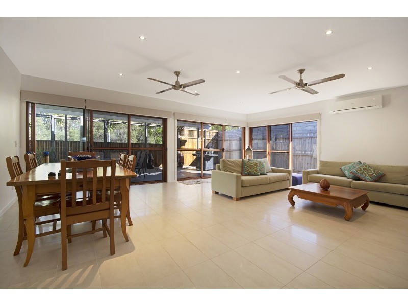 132 Grand Parade, Kawana Island QLD 4575