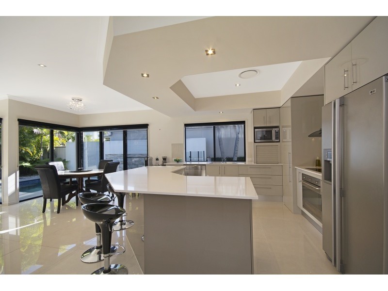 16 Cuba Court, Kawana Island QLD 4575