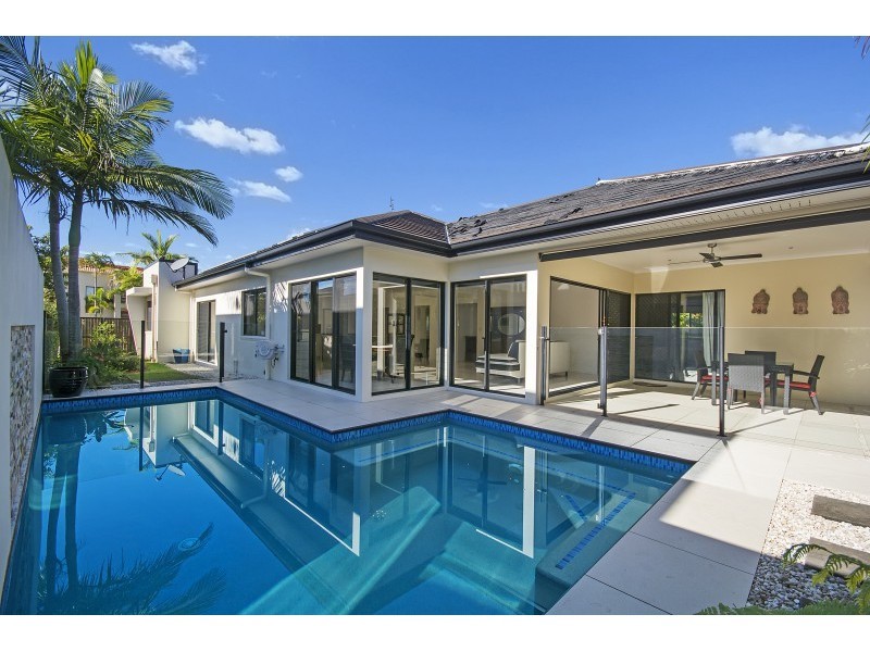 16 Cuba Court, Kawana Island QLD 4575