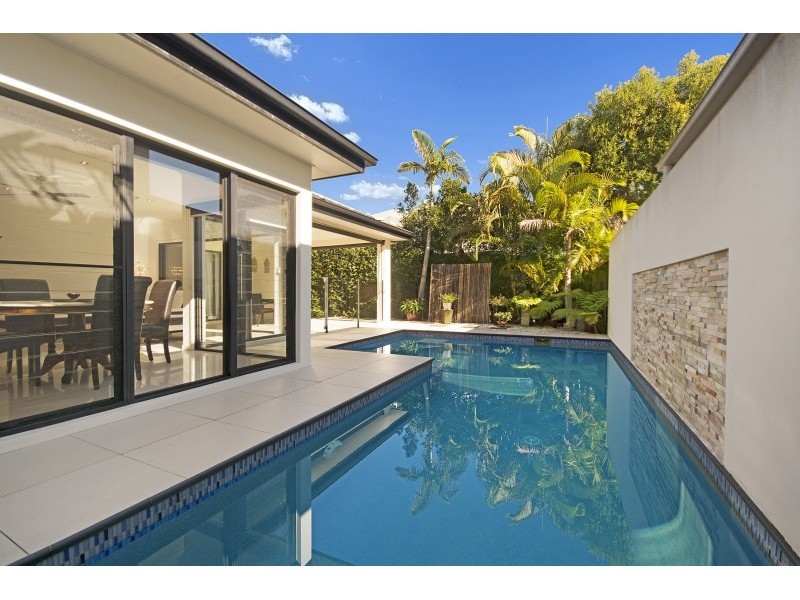 16 Cuba Court, Kawana Island QLD 4575