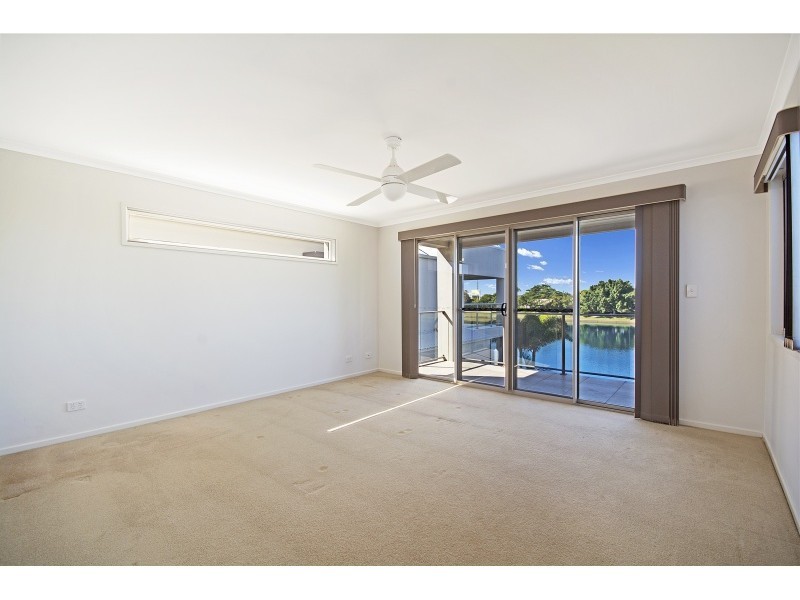 11 Maui Court, Kawana Island QLD 4575