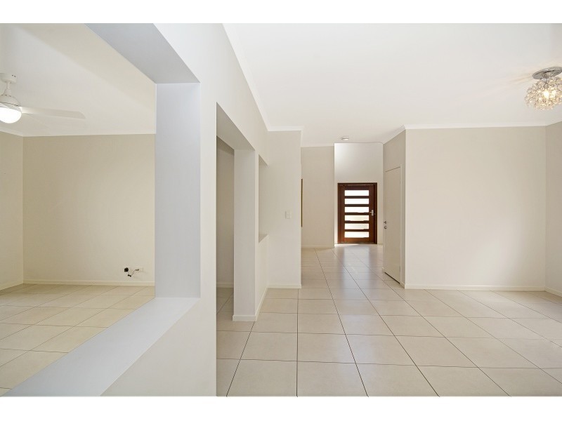 11 Maui Court, Kawana Island QLD 4575