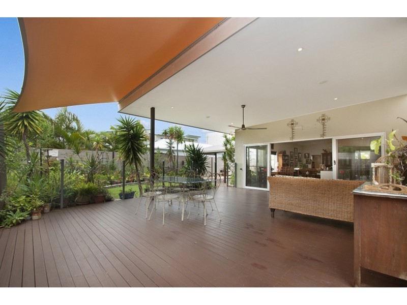 10 Bonaire Court, Kawana Island QLD 4575