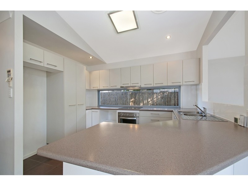 99 Grand Parade, Kawana Island QLD 4575