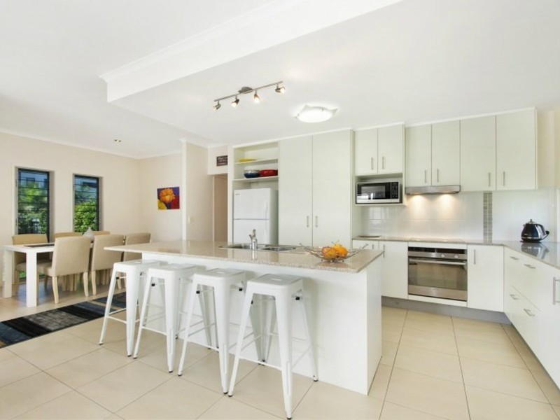 1 Panama Court, Kawana Island QLD 4575