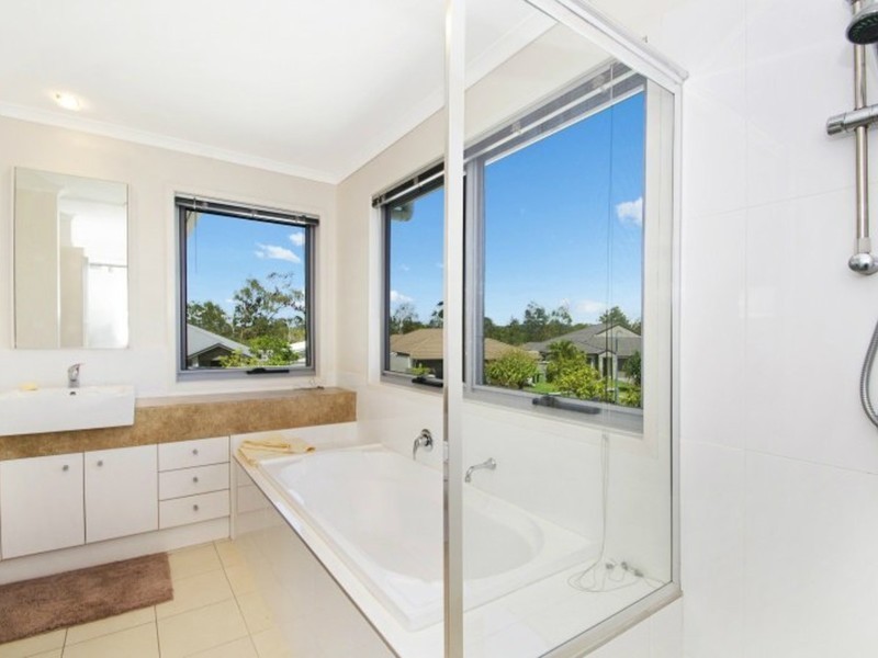 1 Panama Court, Kawana Island QLD 4575