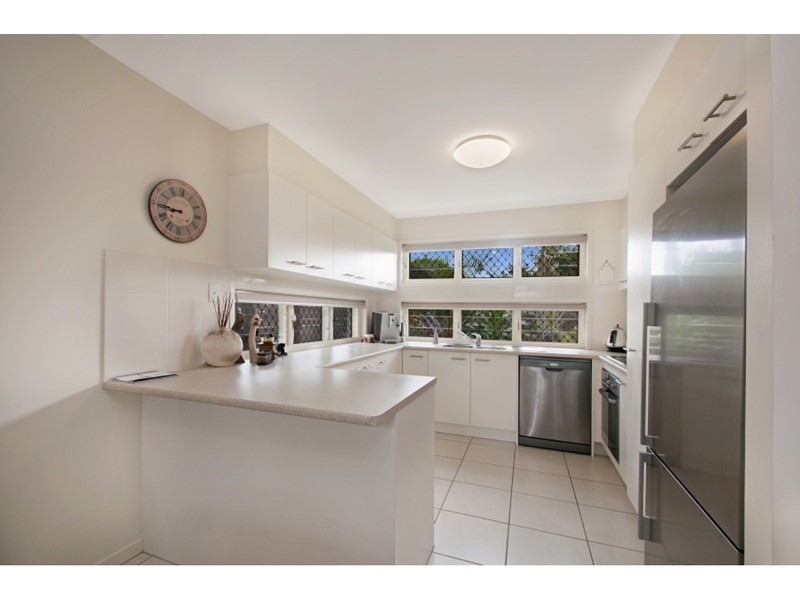 15 Tarawa Street, Kawana Island QLD 4575