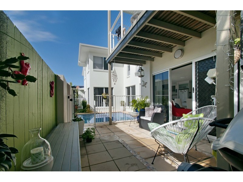 21 Barbuda Circuit, Kawana Island QLD 4575