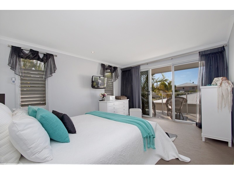 21 Barbuda Circuit, Kawana Island QLD 4575