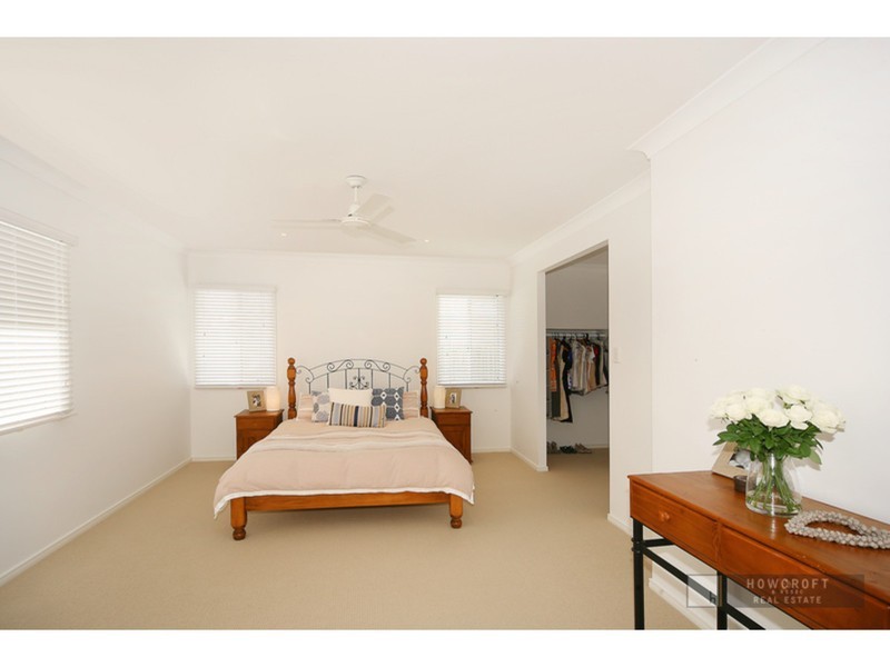 4 Bega Place, Kawana Island QLD 4575