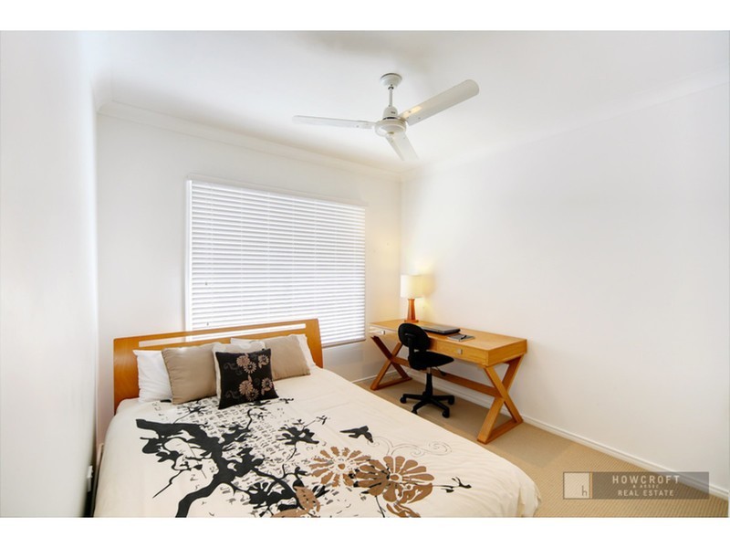 4 Bega Place, Kawana Island QLD 4575