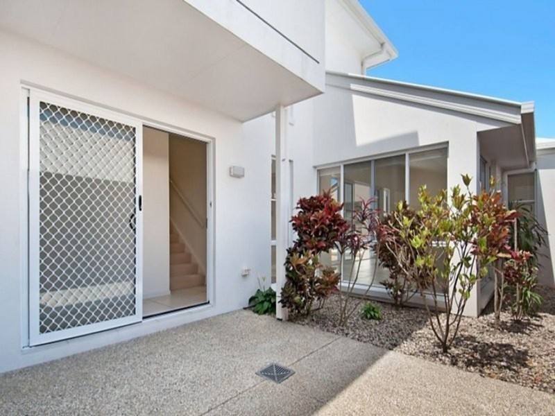 2 Dominica Place, Kawana Island QLD 4575