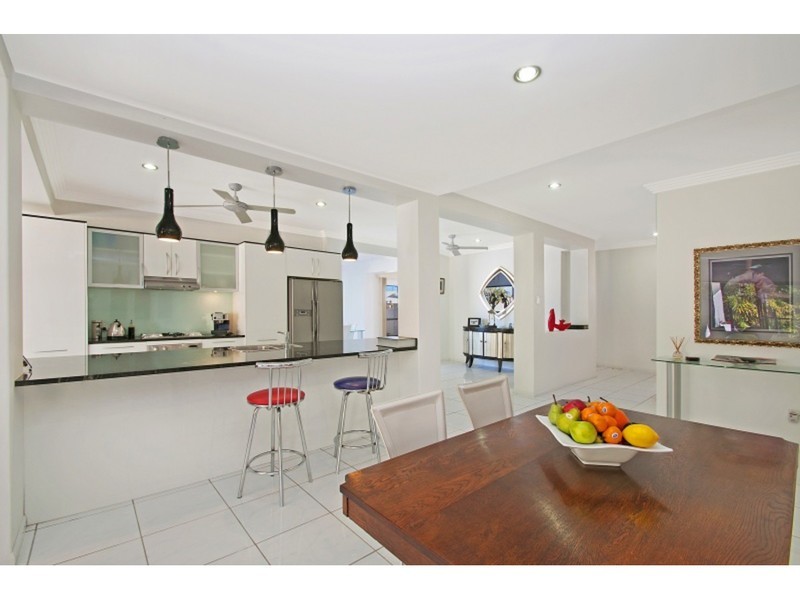 2 Corfu Street, Kawana Island QLD 4575