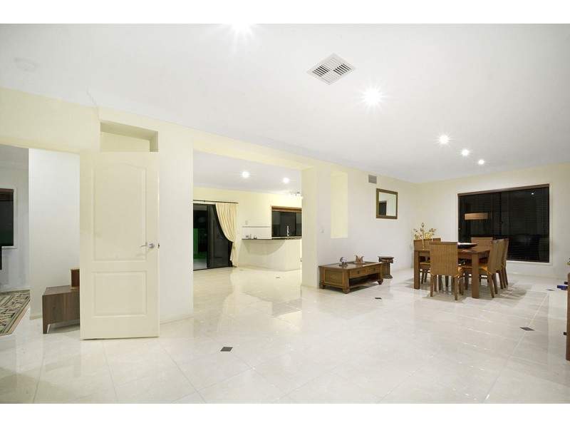 10 Abaco Street, Kawana Island QLD 4575