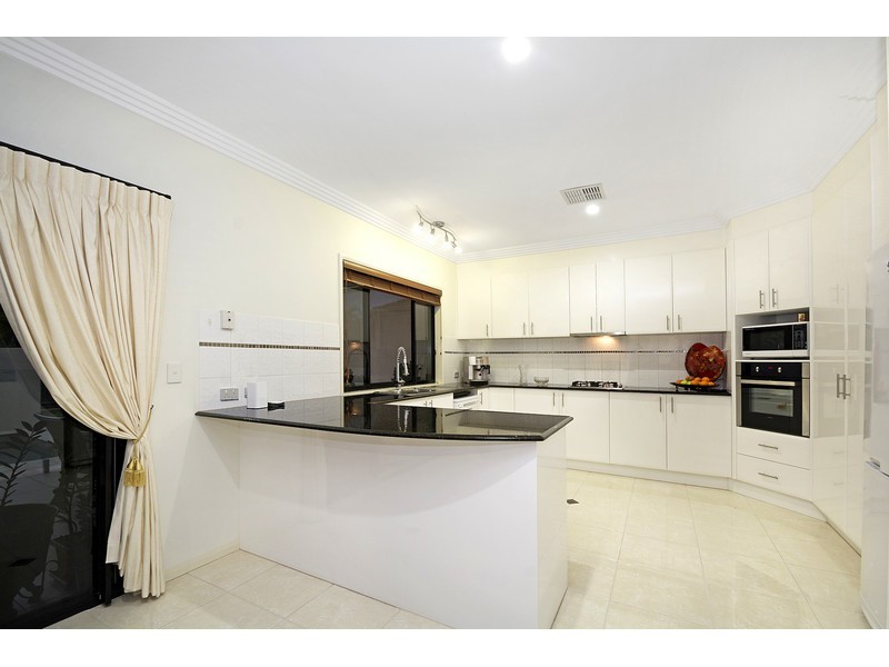 10 Abaco Street, Kawana Island QLD 4575