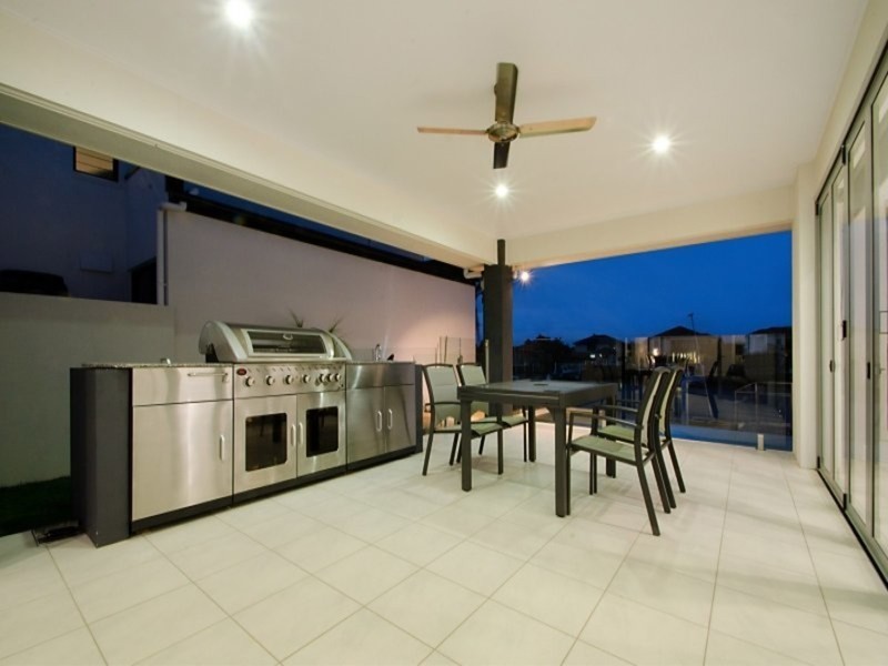 17 Cuba Court, Kawana Island QLD 4575