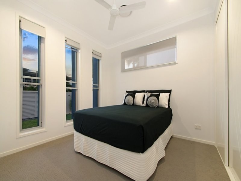 17 Cuba Court, Kawana Island QLD 4575