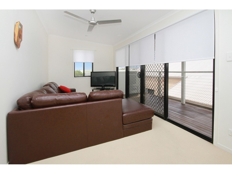 21 Sanibel Court, Kawana Island QLD 4575