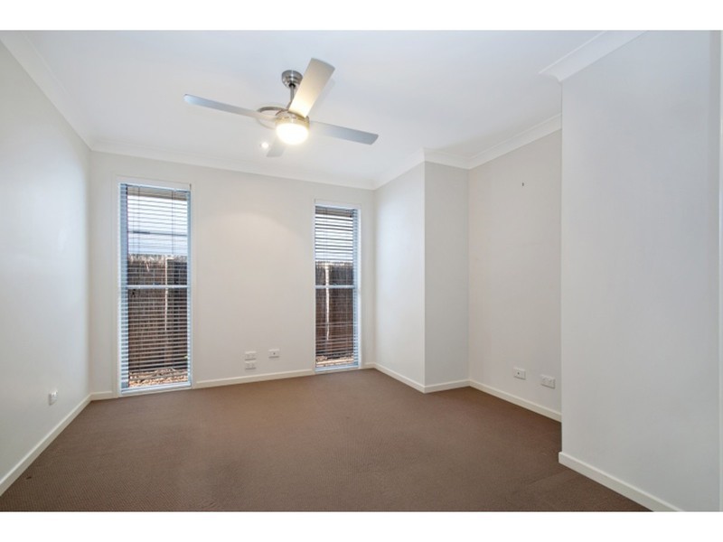 99 Grand Parade, Kawana Island QLD 4575