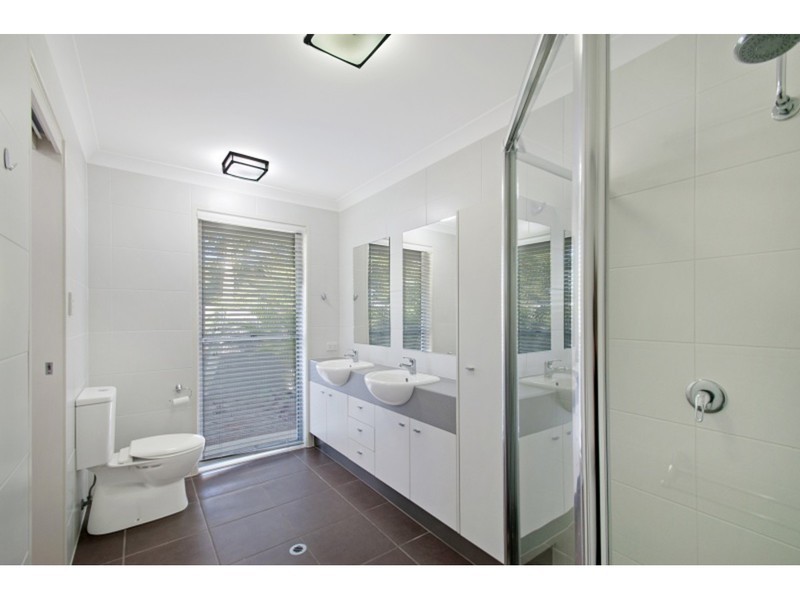 99 Grand Parade, Kawana Island QLD 4575