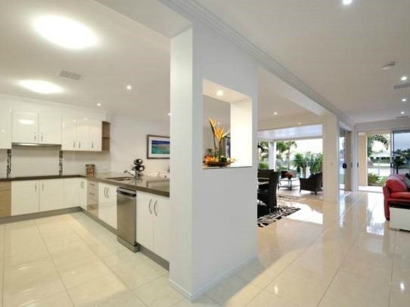 25 Barbuda Circuit, Kawana Island QLD 4575